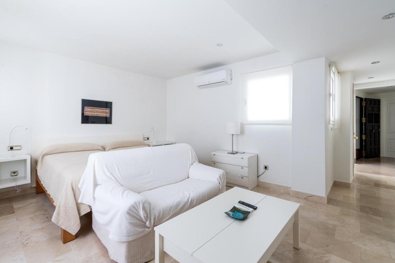 Historic Building Cathedral Apartment Seville Ngoại thất bức ảnh
